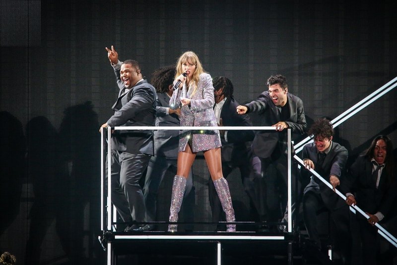 Taylor Swift — November 19 - Rio de Janeiro, Brazil — photo 161