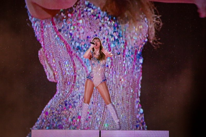 Taylor Swift — November 19 - Rio de Janeiro, Brazil — photo 163