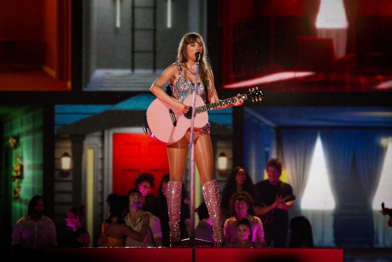 Taylor Swift — November 19 - Rio de Janeiro, Brazil — photo 180