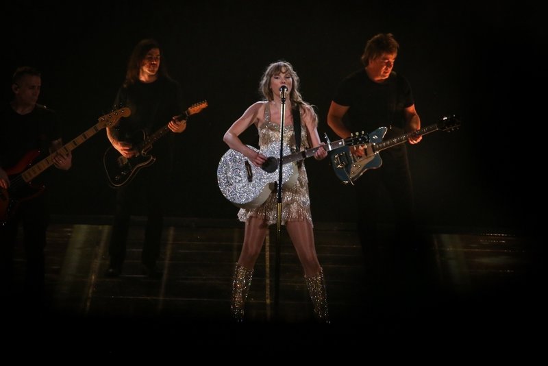 Taylor Swift — November 19 - Rio de Janeiro, Brazil — photo 201