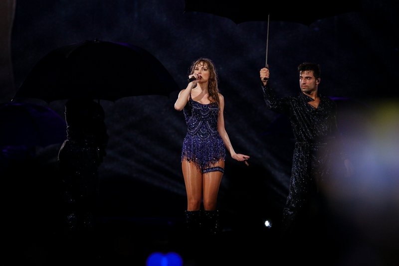 Taylor Swift — November 19 - Rio de Janeiro, Brazil — photo 208
