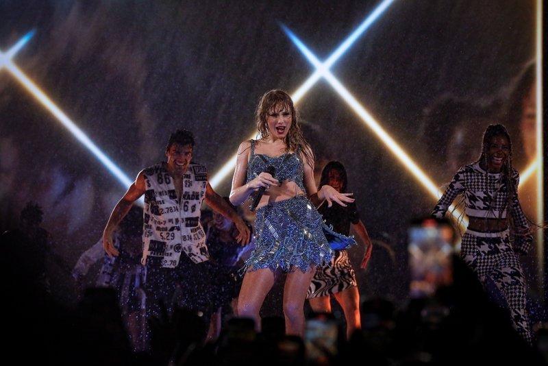 Taylor Swift — November 19 - Rio de Janeiro, Brazil — photo 213