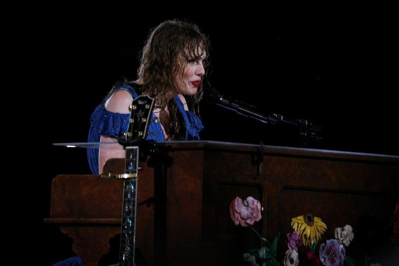 Taylor Swift — November 19 - Rio de Janeiro, Brazil — photo 234
