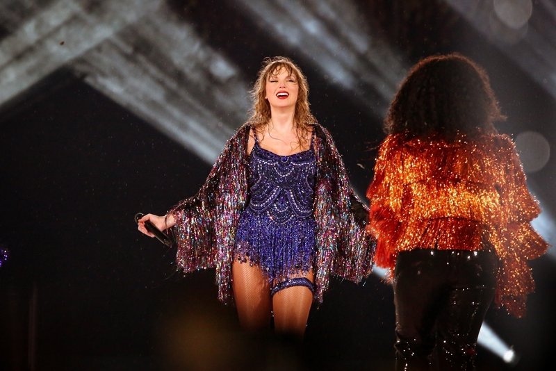 Taylor Swift — November 19 - Rio de Janeiro, Brazil — photo 243