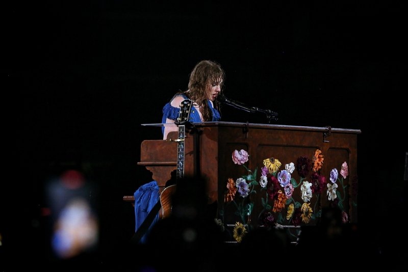 Taylor Swift — November 19 - Rio de Janeiro, Brazil — photo 247