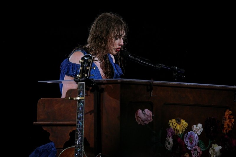 Taylor Swift — November 19 - Rio de Janeiro, Brazil — photo 254
