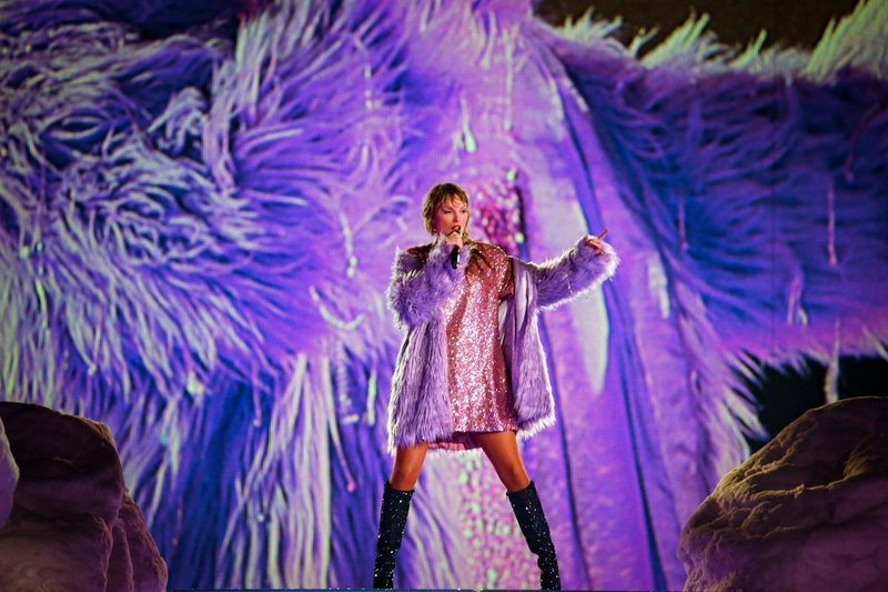 Taylor Swift — November 19 - Rio de Janeiro, Brazil — photo 270