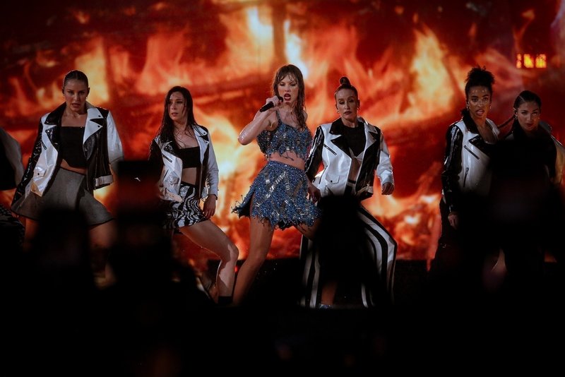 Taylor Swift — November 19 - Rio de Janeiro, Brazil — photo 273