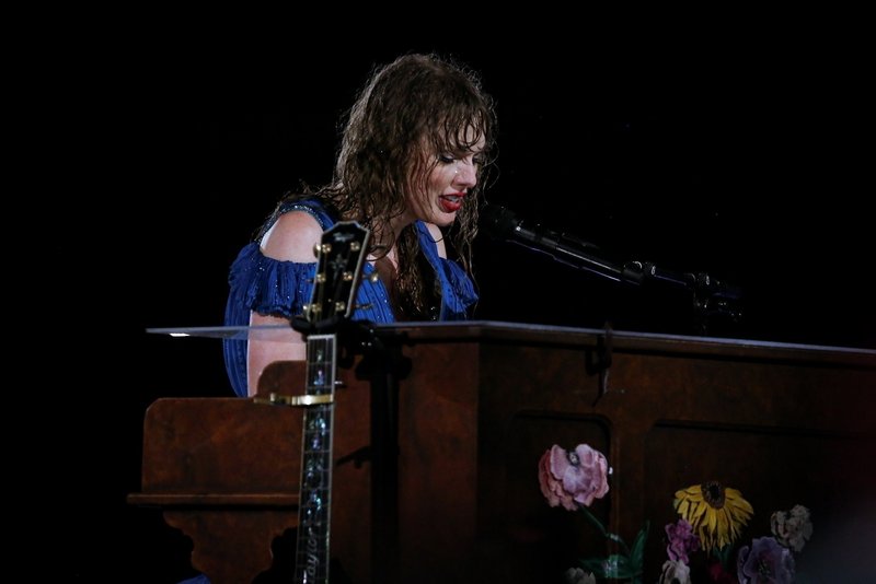 Taylor Swift — November 19 - Rio de Janeiro, Brazil — photo 282