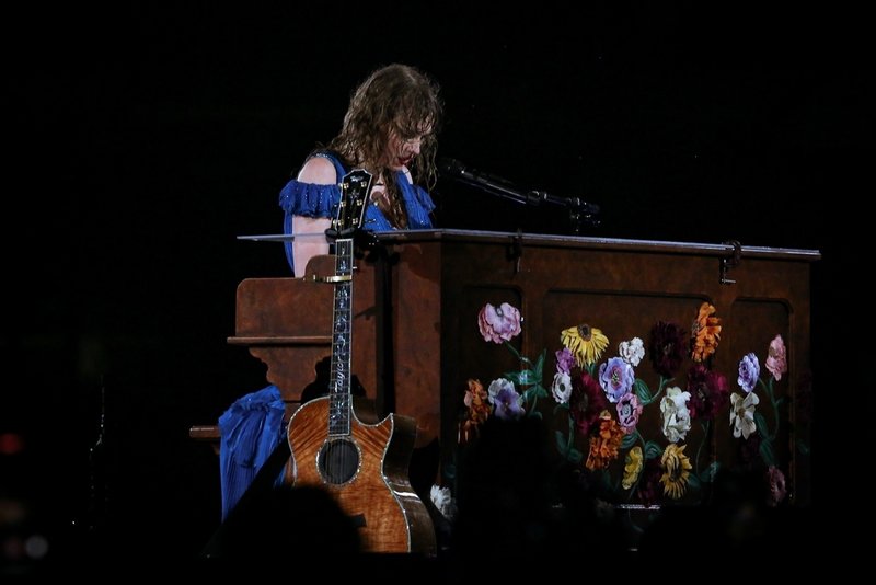 Taylor Swift — November 19 - Rio de Janeiro, Brazil — photo 288
