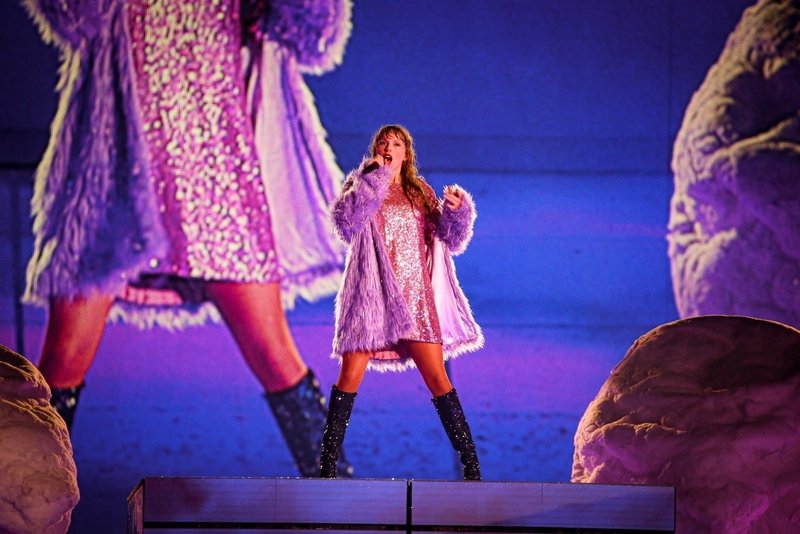 Taylor Swift — November 19 - Rio de Janeiro, Brazil — photo 299