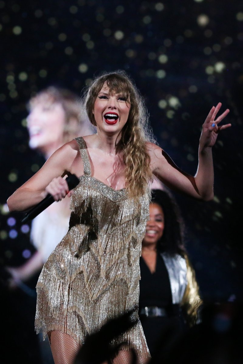 Taylor Swift — November 19 - Rio de Janeiro, Brazil — photo 306