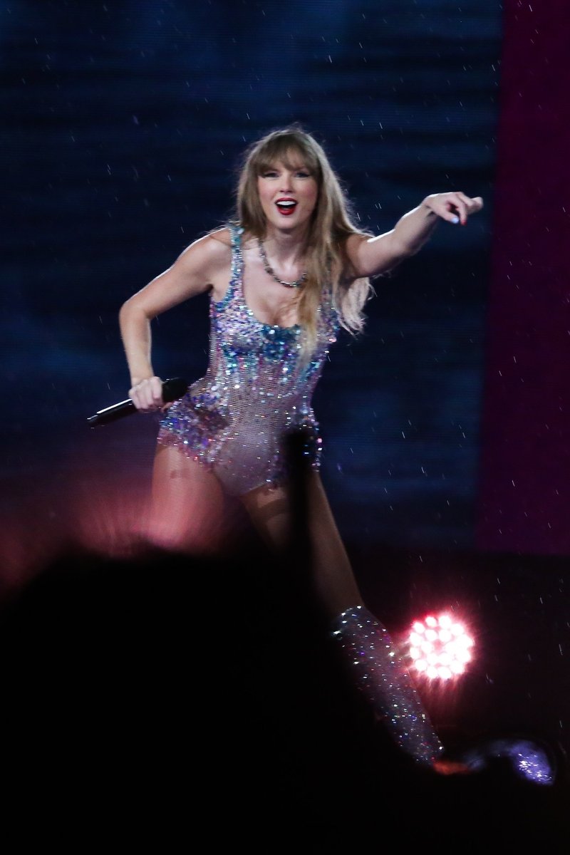 Taylor Swift — November 19 - Rio de Janeiro, Brazil — photo 315