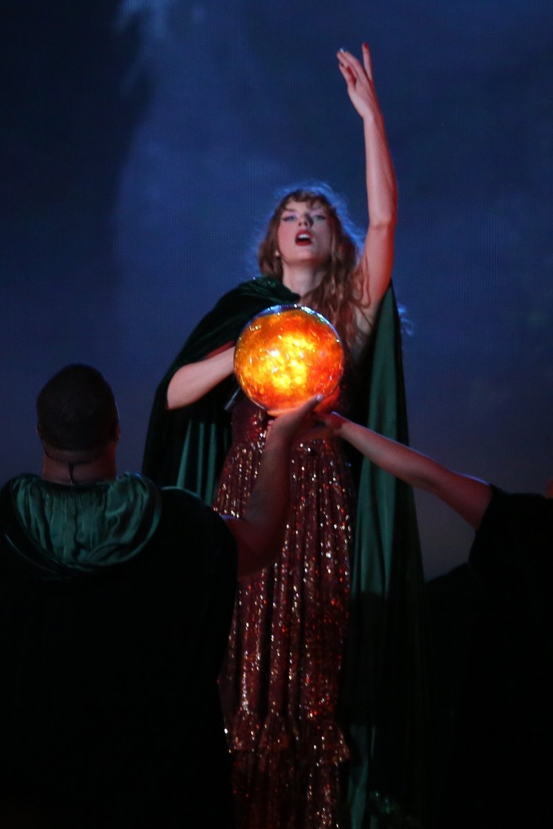 Taylor Swift — November 19 - Rio de Janeiro, Brazil — photo 322