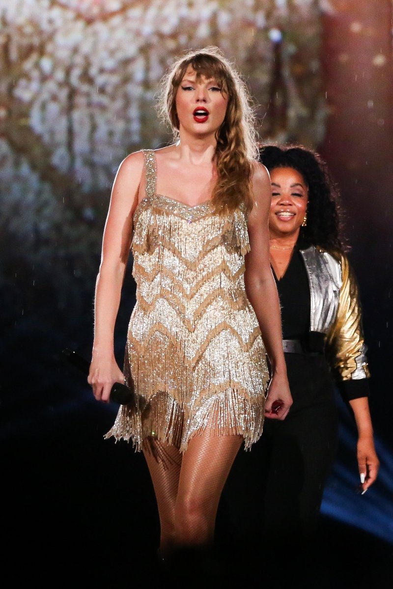 Taylor Swift — November 19 - Rio de Janeiro, Brazil — photo 359