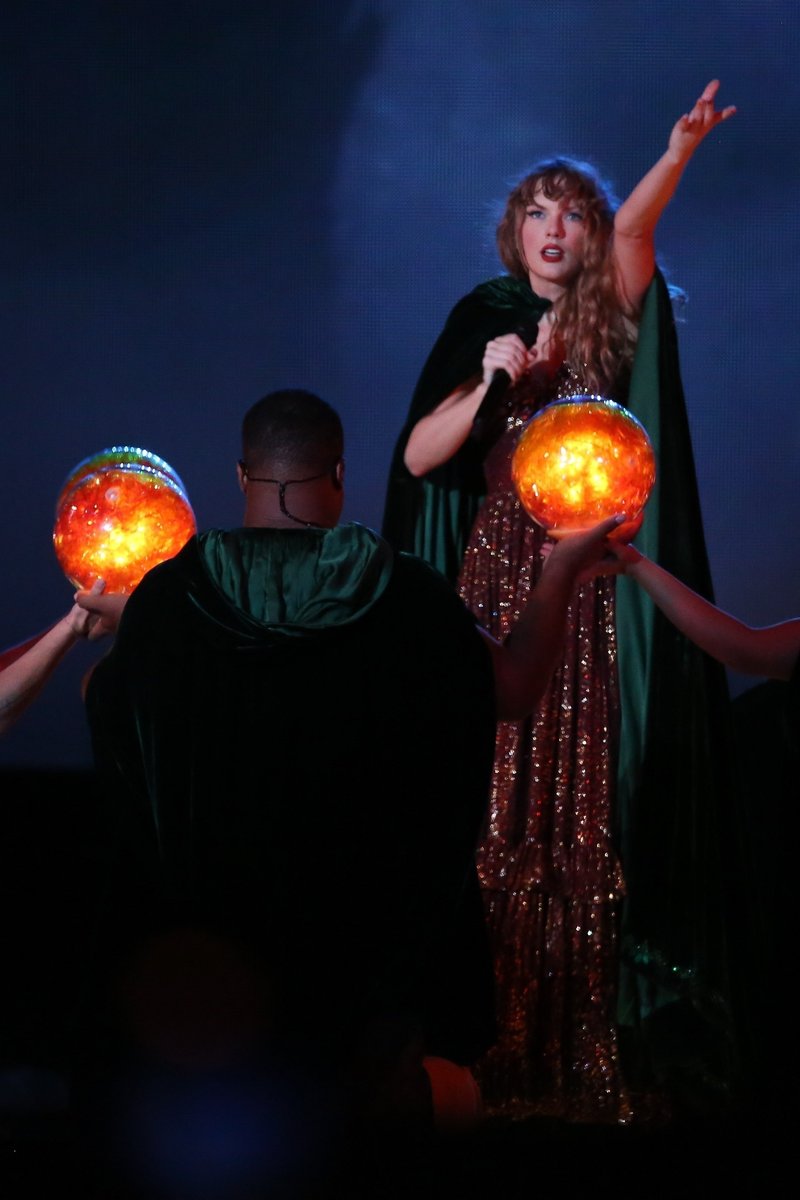 Taylor Swift — November 19 - Rio de Janeiro, Brazil — photo 387