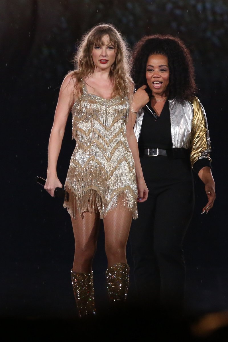 Taylor Swift — November 19 - Rio de Janeiro, Brazil — photo 397