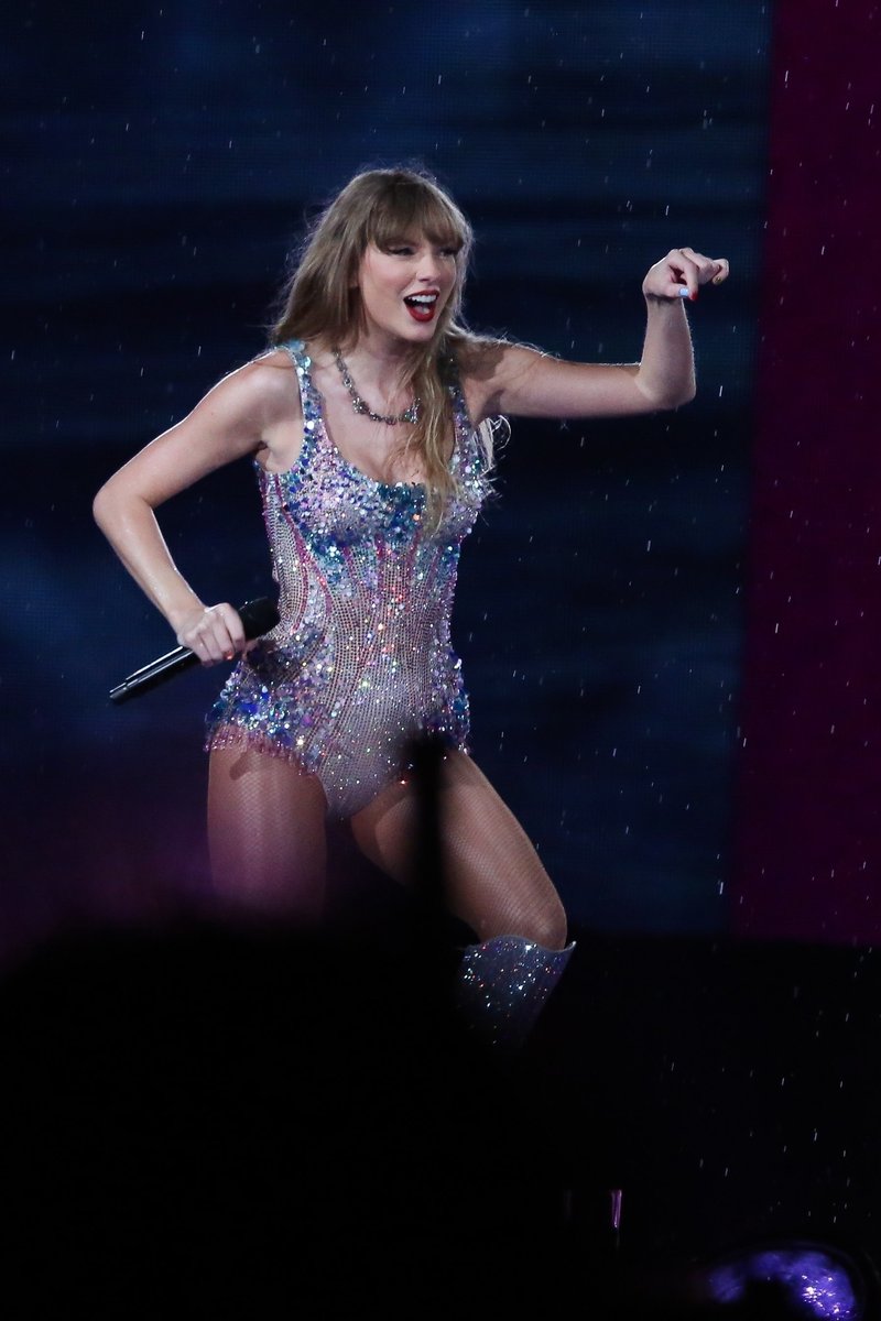 Taylor Swift — November 19 - Rio de Janeiro, Brazil — photo 401