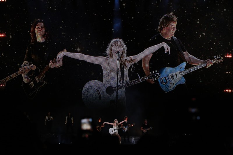Taylor Swift — November 19 - Rio de Janeiro, Brazil — photo 405
