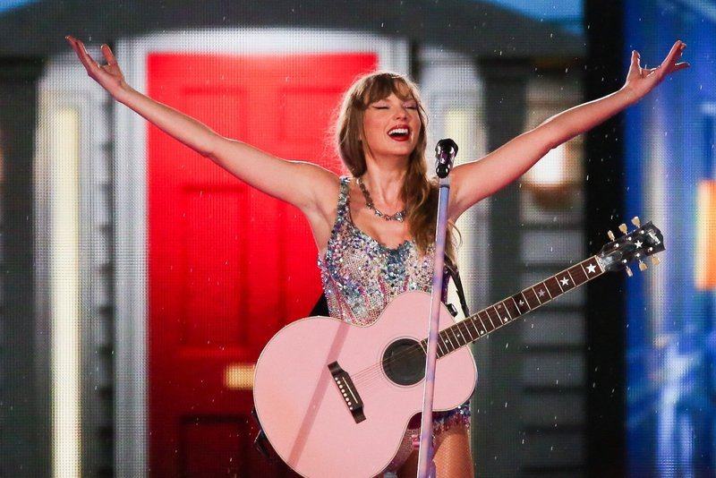 Taylor Swift — November 19 - Rio de Janeiro, Brazil — photo 413
