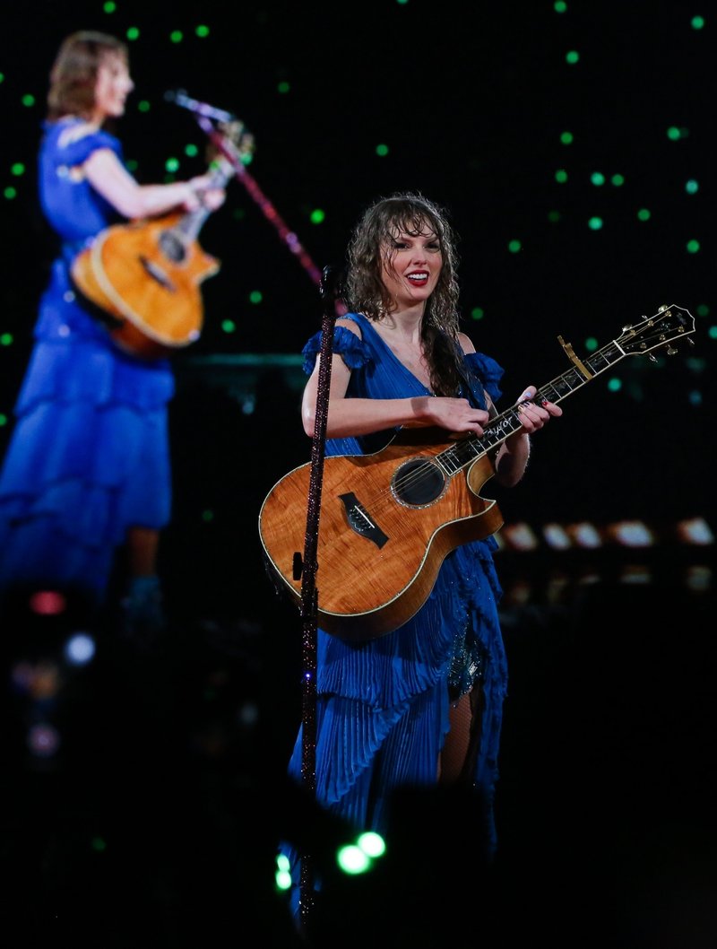 Taylor Swift — November 19 - Rio de Janeiro, Brazil — photo 428