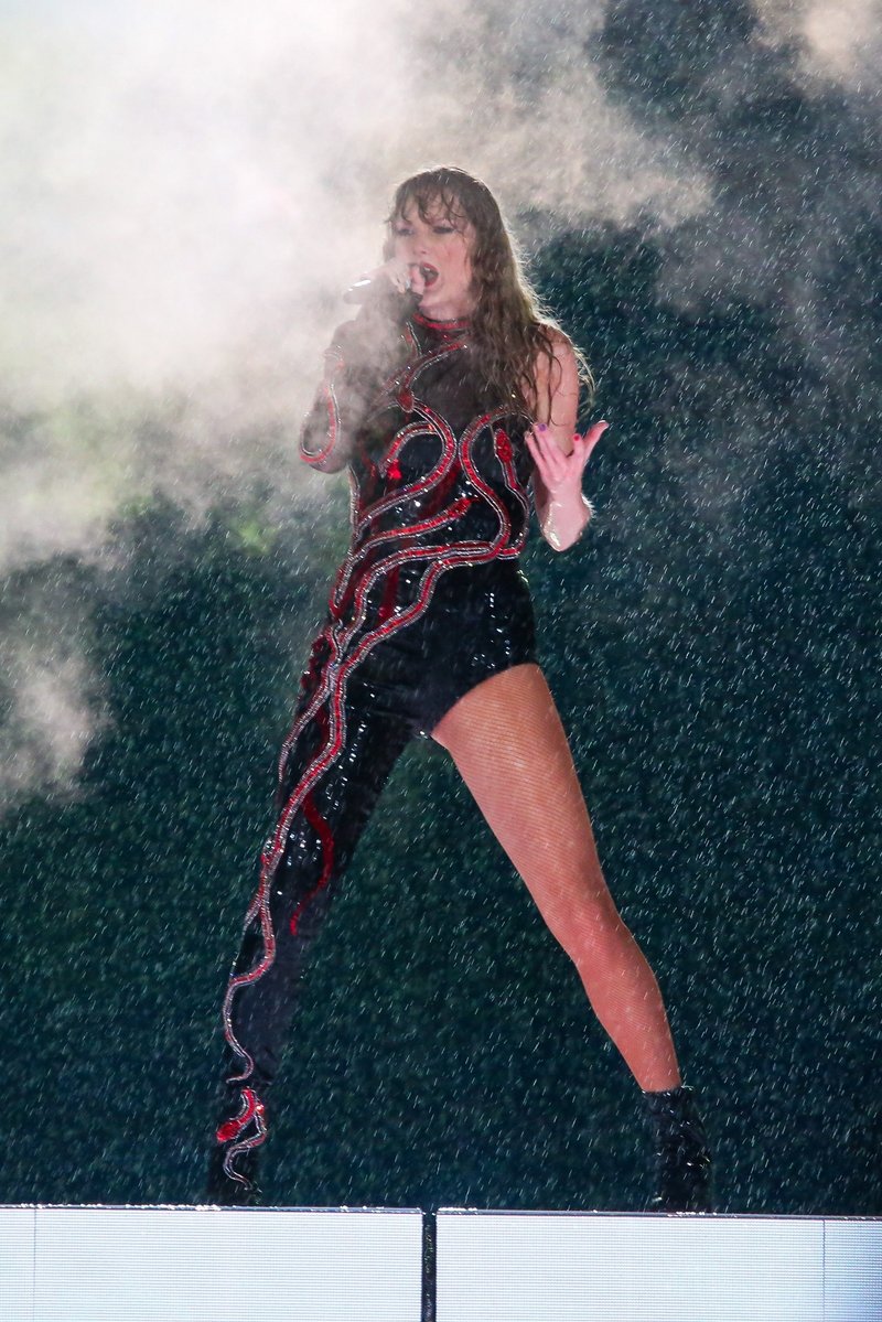 Taylor Swift — November 19 - Rio de Janeiro, Brazil — photo 466