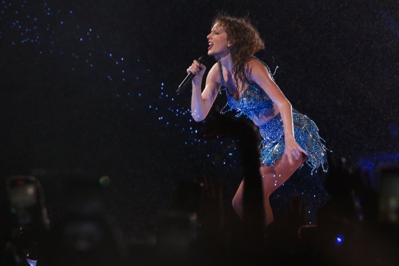 Taylor Swift — November 19 - Rio de Janeiro, Brazil — photo 468