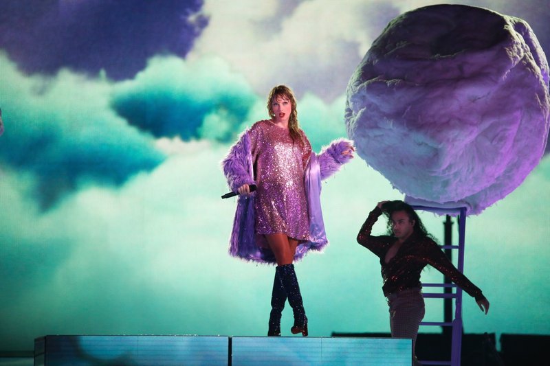 Taylor Swift — November 19 - Rio de Janeiro, Brazil — photo 504