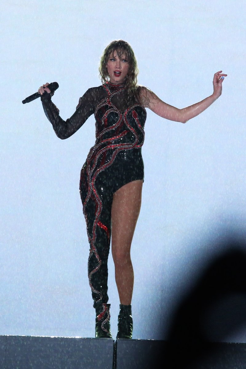Taylor Swift — November 19 - Rio de Janeiro, Brazil — photo 518