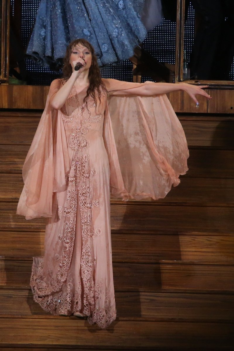 Taylor Swift — November 19 - Rio de Janeiro, Brazil — photo 519