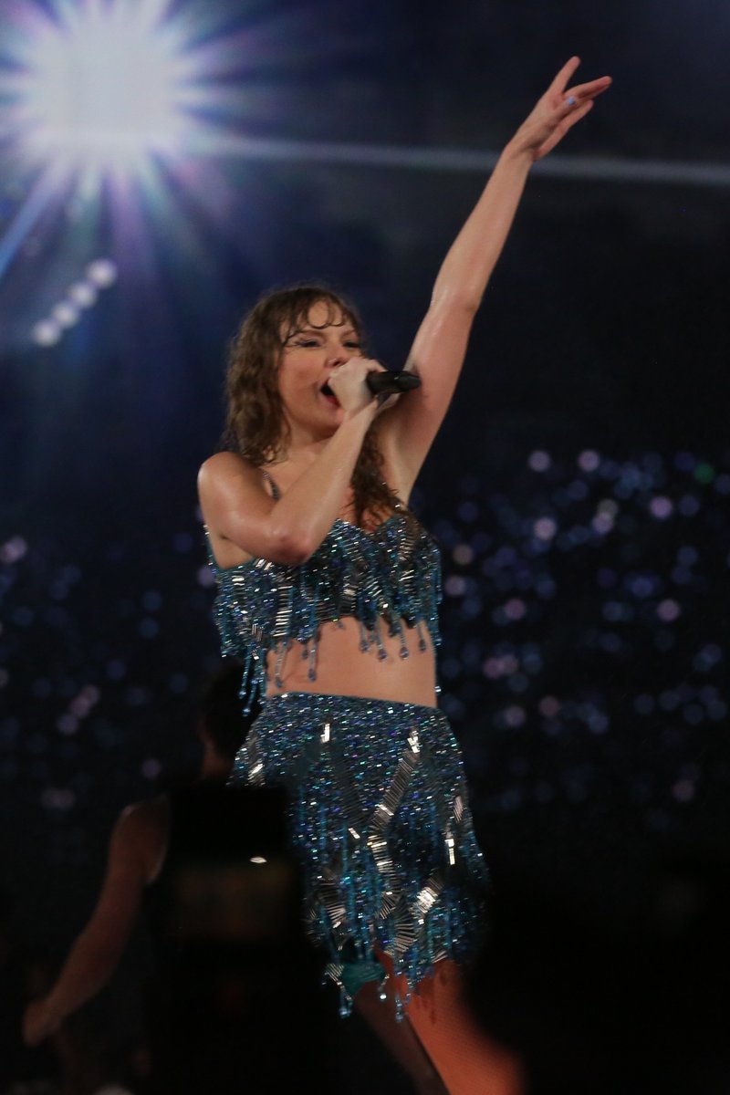 Taylor Swift — November 19 - Rio de Janeiro, Brazil — photo 521
