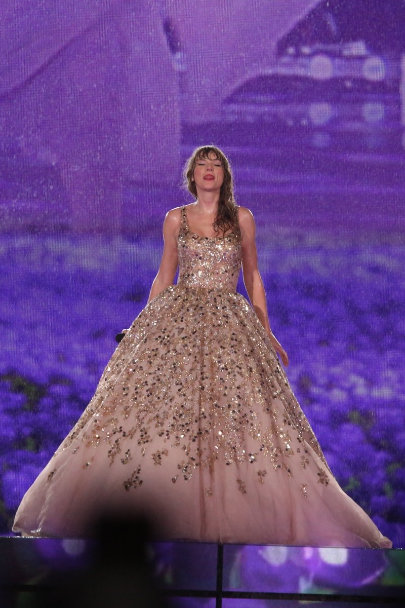 Taylor Swift — November 19 - Rio de Janeiro, Brazil — photo 522