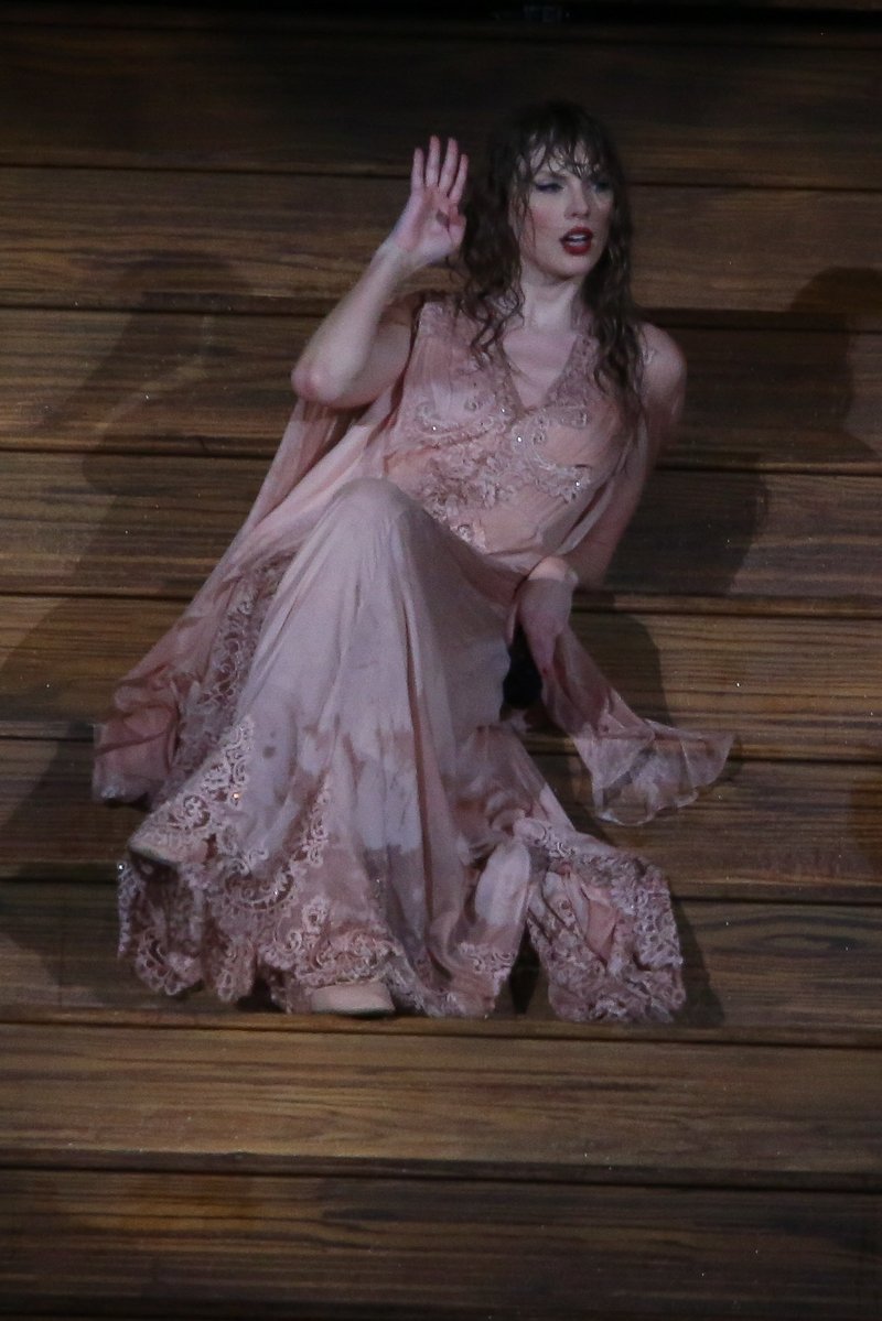 Taylor Swift — November 19 - Rio de Janeiro, Brazil — photo 524
