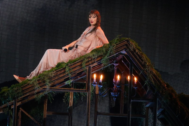 Taylor Swift — November 19 - Rio de Janeiro, Brazil — photo 525