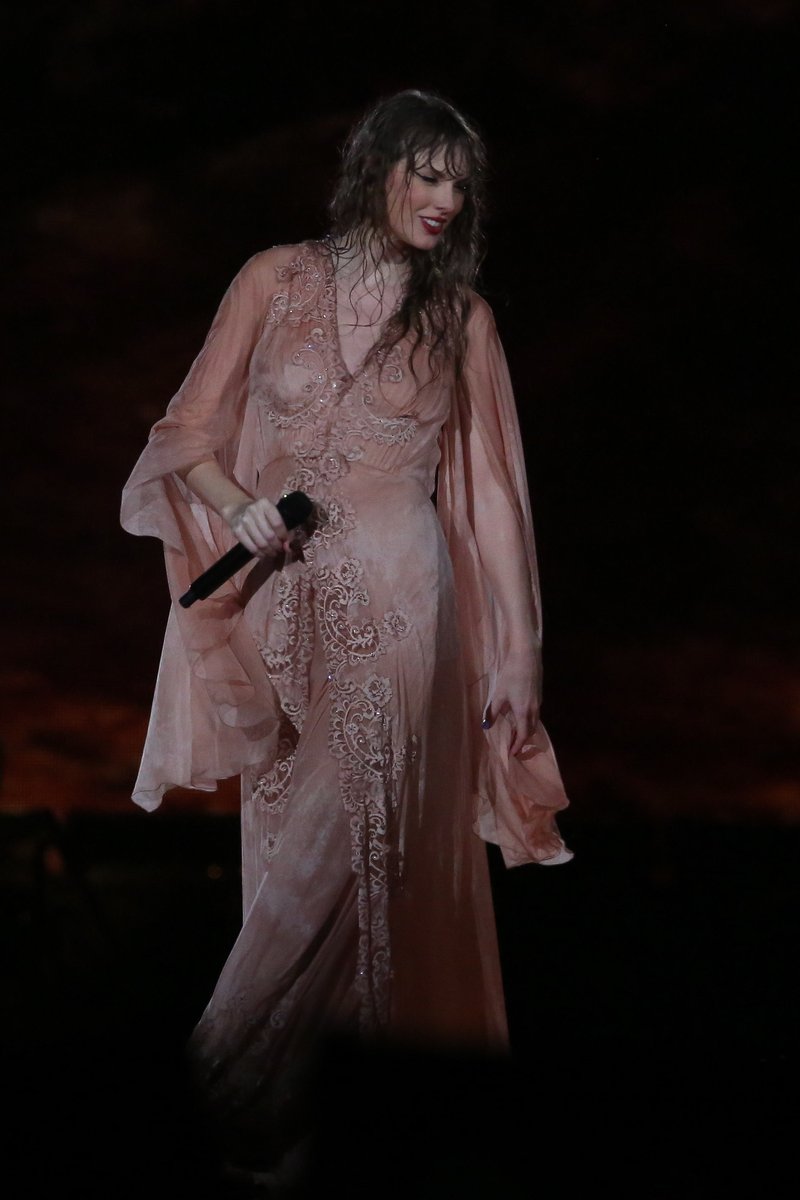 Taylor Swift — November 19 - Rio de Janeiro, Brazil — photo 526