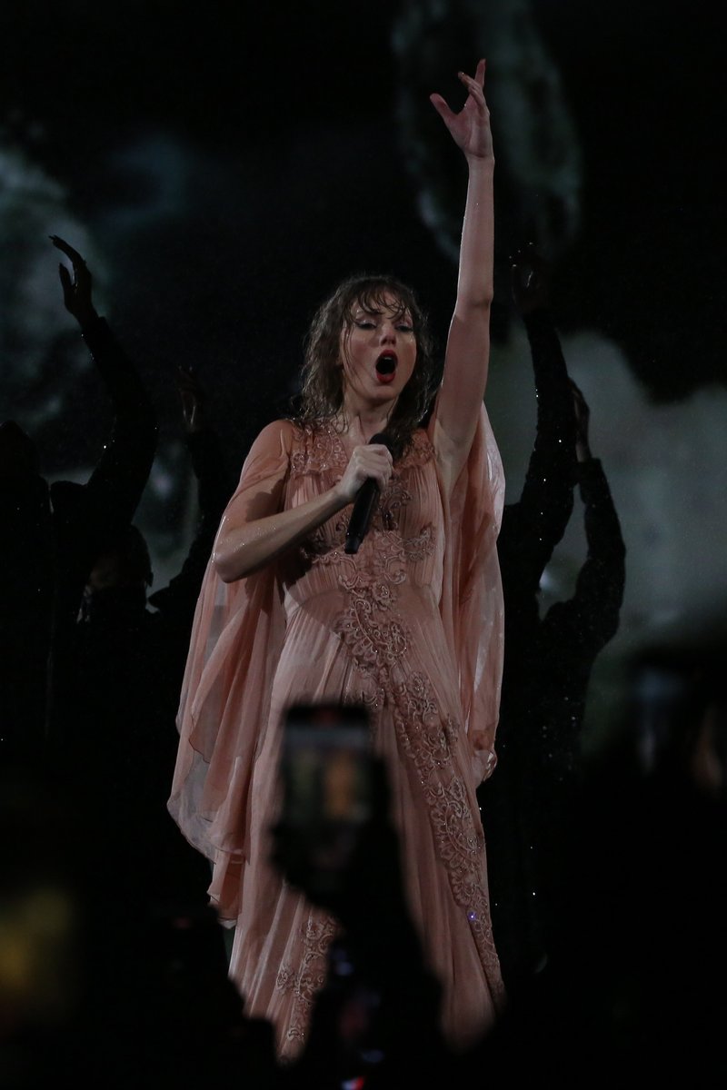 Taylor Swift — November 19 - Rio de Janeiro, Brazil — photo 528