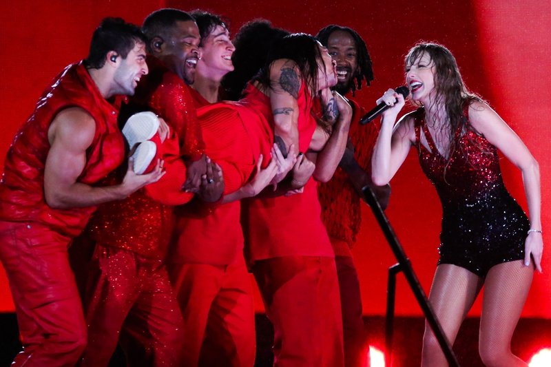 Taylor Swift — November 19 - Rio de Janeiro, Brazil — photo 539