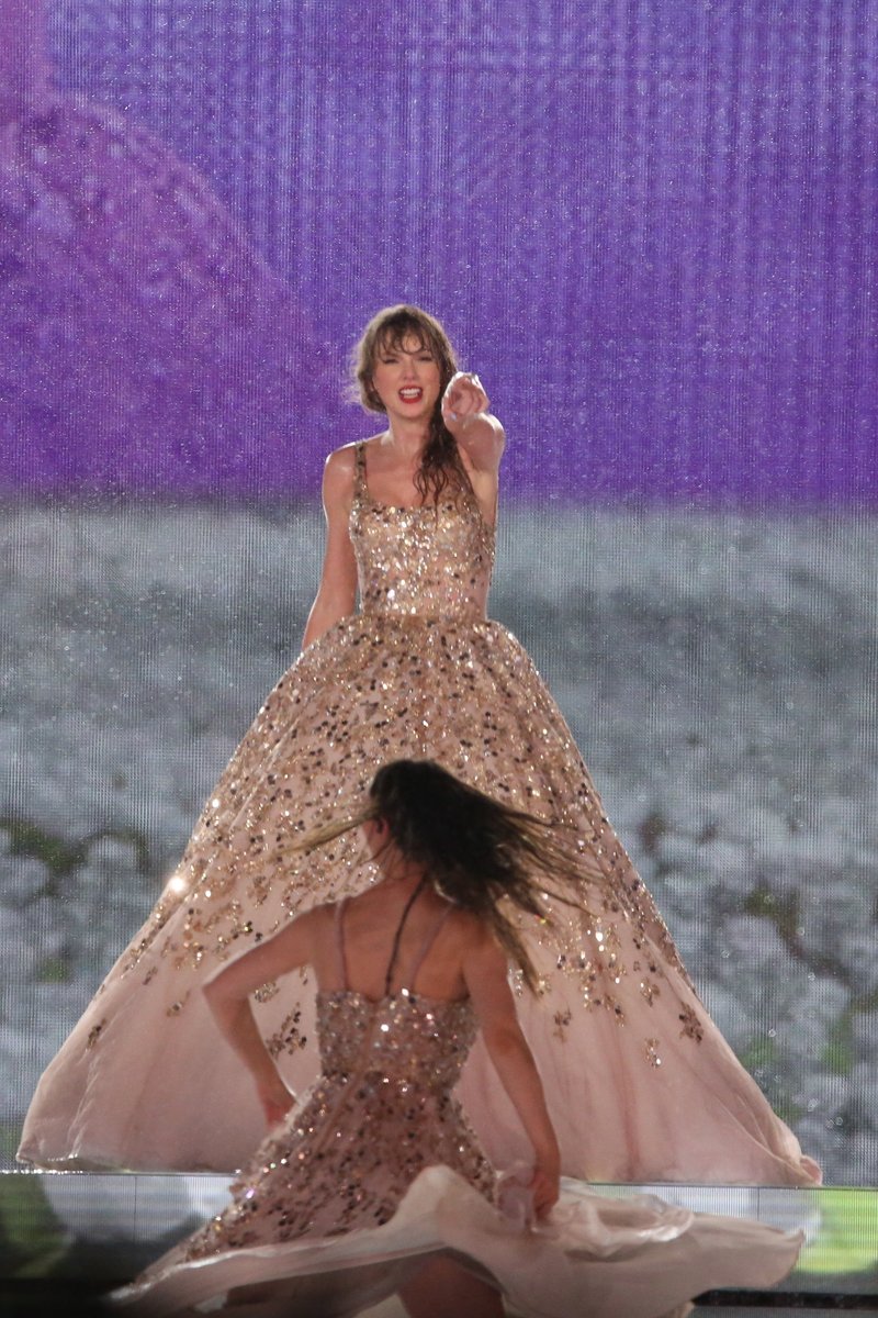 Taylor Swift — November 19 - Rio de Janeiro, Brazil — photo 542