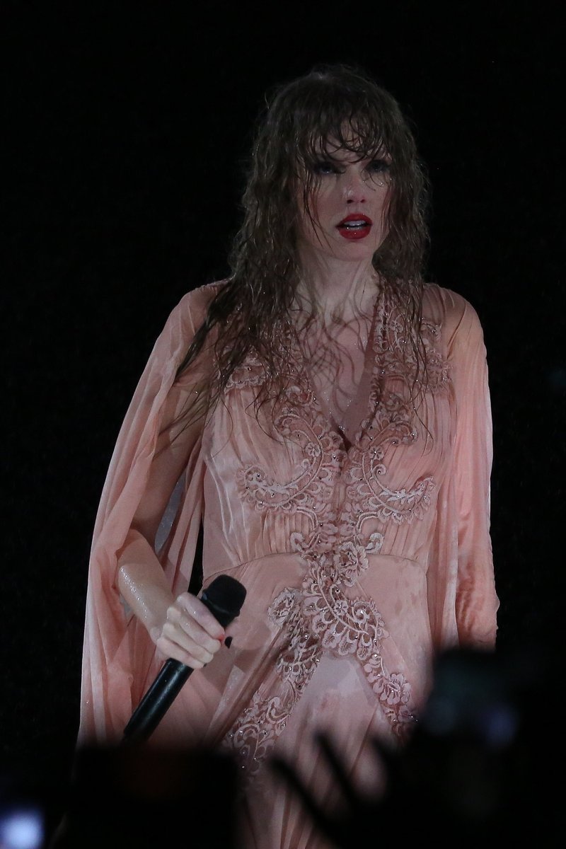 Taylor Swift — November 19 - Rio de Janeiro, Brazil — photo 548
