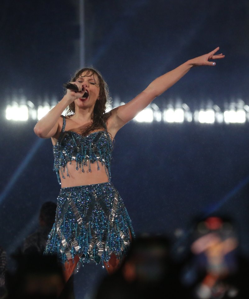 Taylor Swift — November 19 - Rio de Janeiro, Brazil — photo 556