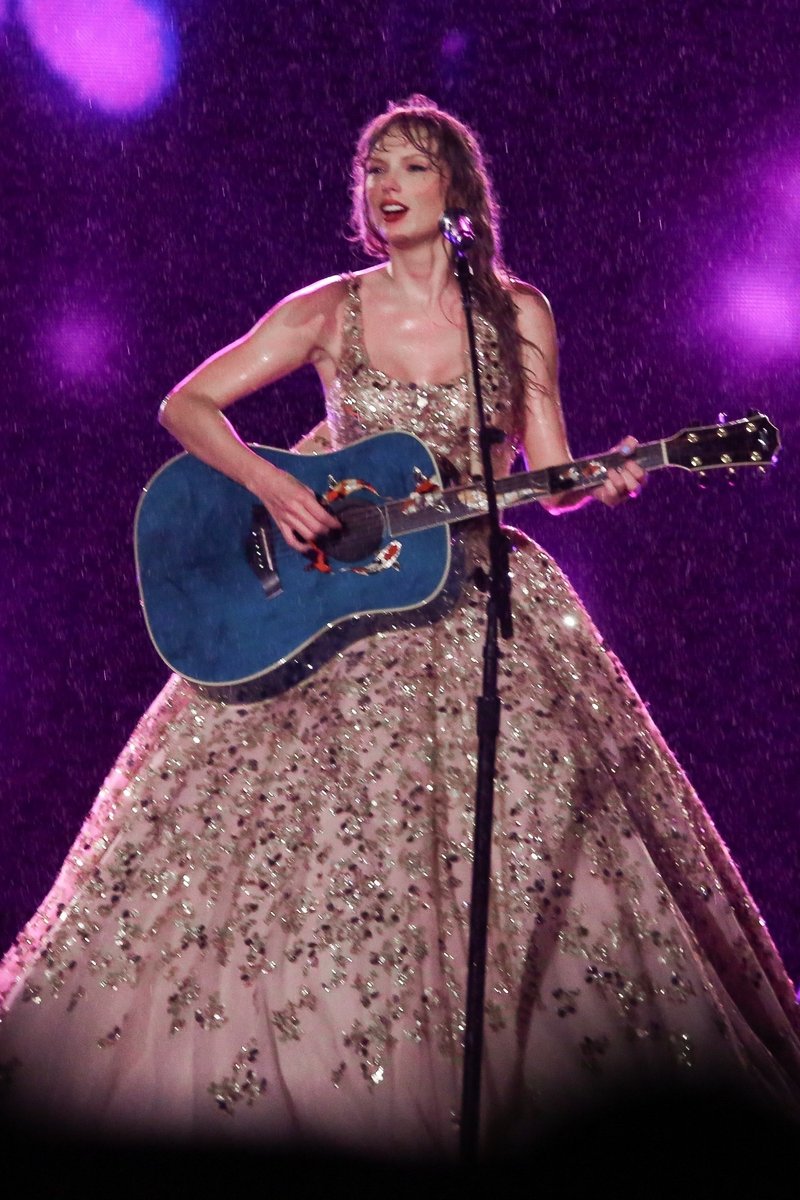 Taylor Swift — November 19 - Rio de Janeiro, Brazil — photo 558