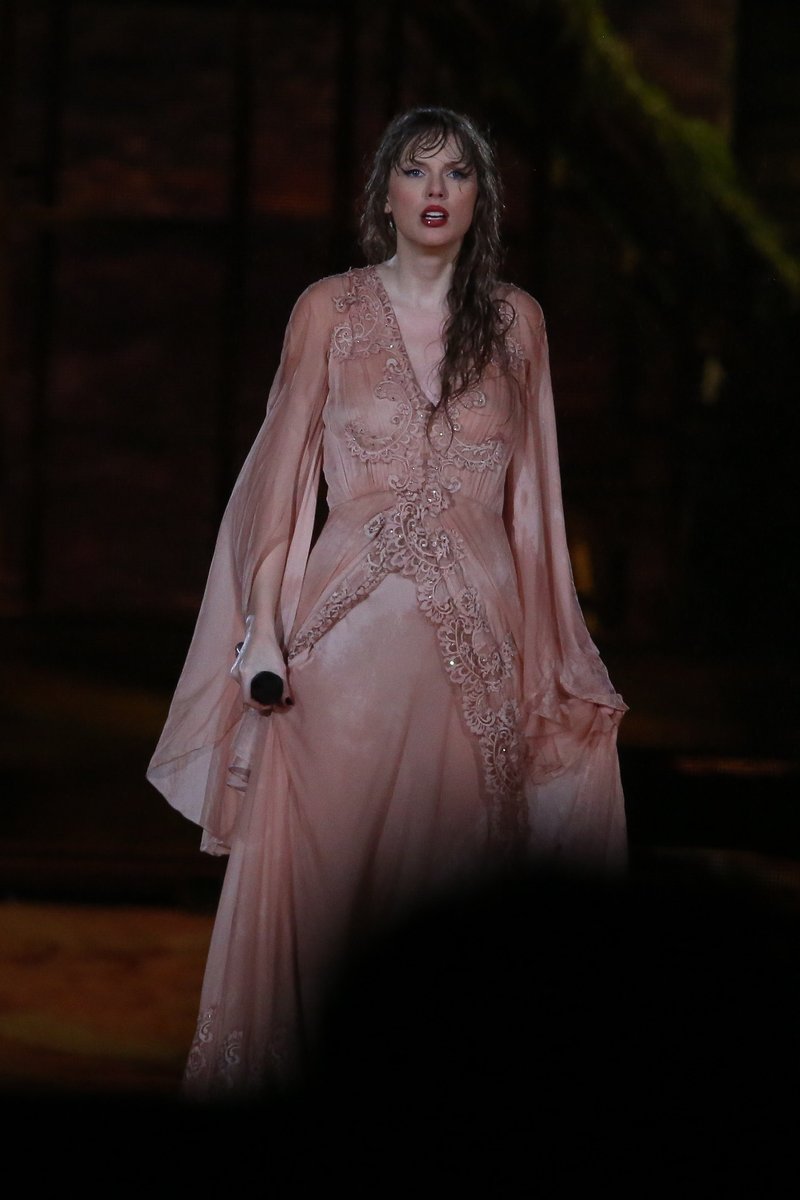 Taylor Swift — November 19 - Rio de Janeiro, Brazil — photo 571