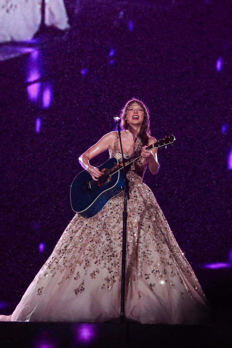 Taylor Swift — November 19 - Rio de Janeiro, Brazil — photo 583