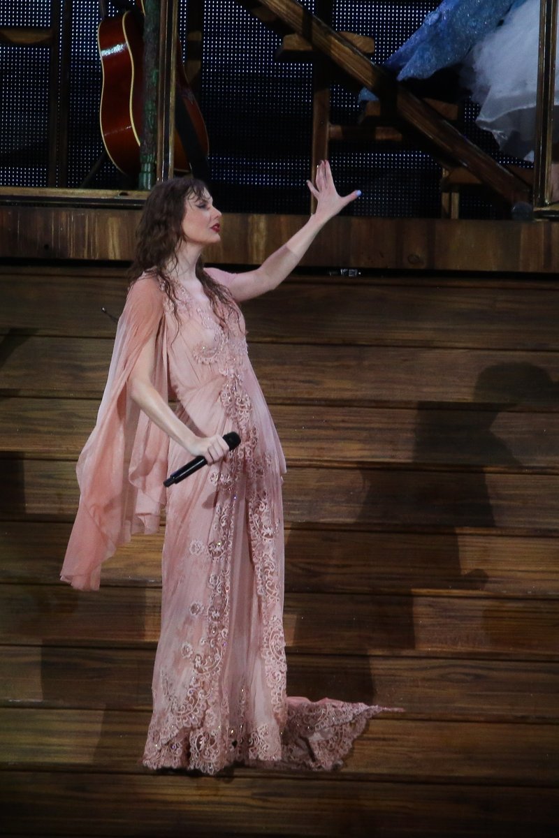 Taylor Swift — November 19 - Rio de Janeiro, Brazil — photo 588