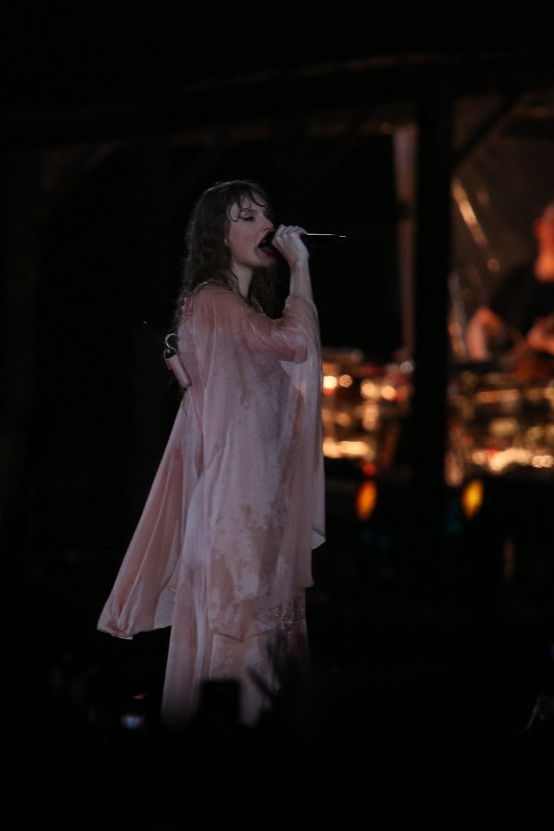 Taylor Swift — November 19 - Rio de Janeiro, Brazil — photo 592