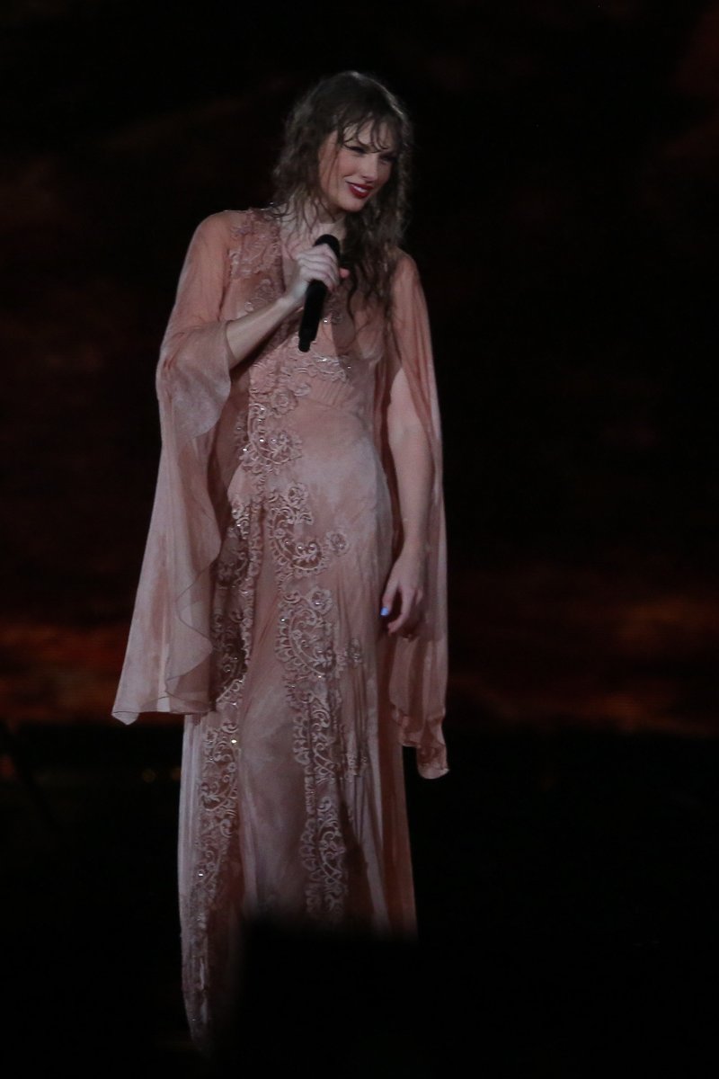 Taylor Swift — November 19 - Rio de Janeiro, Brazil — photo 594