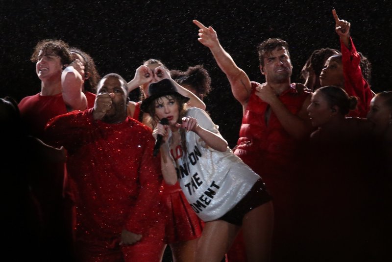 Taylor Swift — November 19 - Rio de Janeiro, Brazil — photo 595