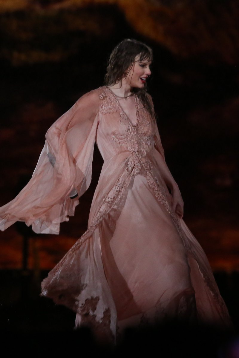 Taylor Swift — November 19 - Rio de Janeiro, Brazil — photo 600