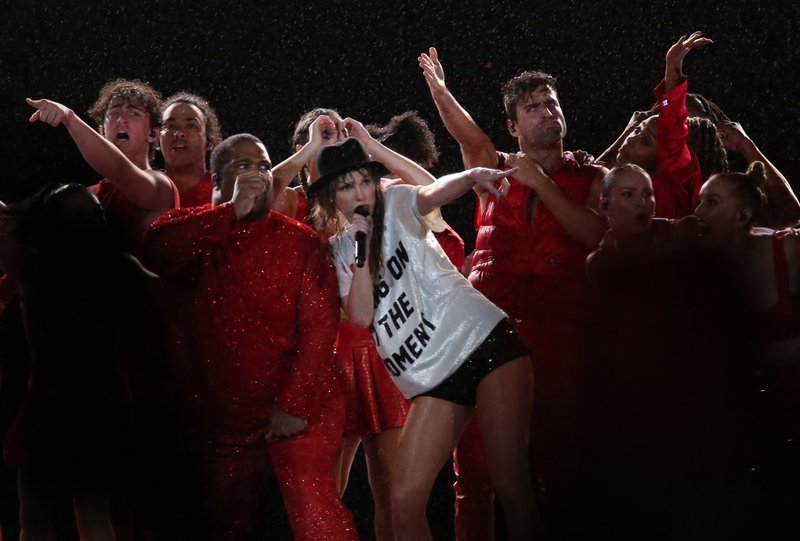 Taylor Swift — November 19 - Rio de Janeiro, Brazil — photo 606