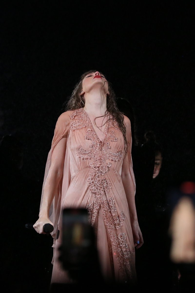Taylor Swift — November 19 - Rio de Janeiro, Brazil — photo 607
